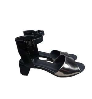 Eileen vm Fisher Vero Cuoio Black Metallic Silver Buckle Leather Sz 8.5 Sandal C